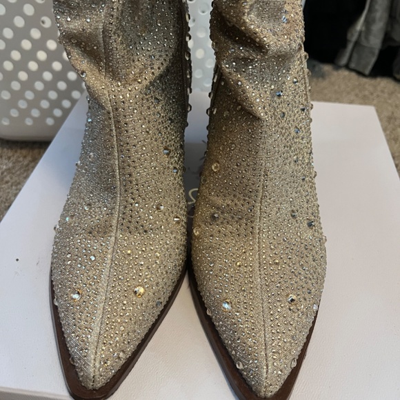 Jessica Simpson Gold Heeled cowboy boots! - Picture 4 of 4